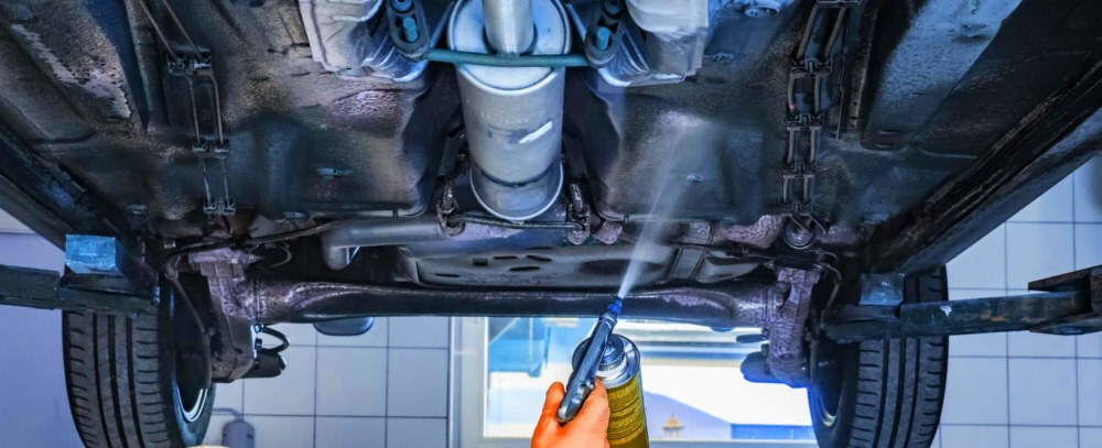 Антикоррозийная обработка днища автомобиля